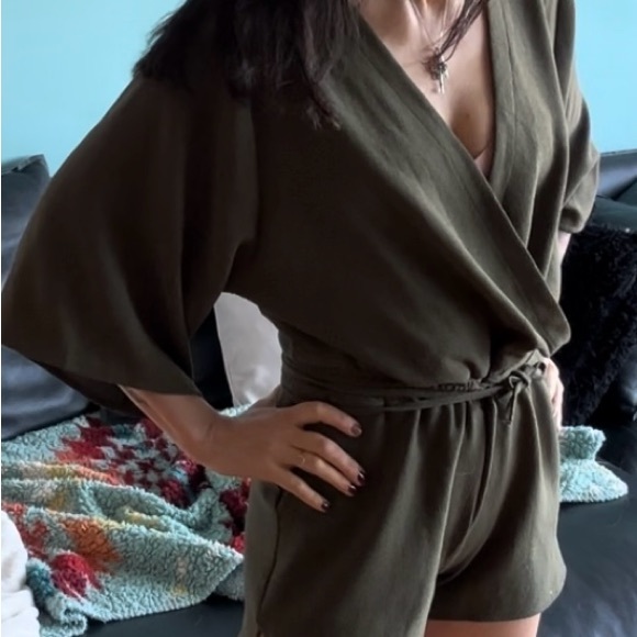 Romper - Picture 2 of 3